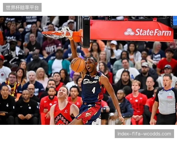 骑士队在内线篮板球的争夺中完全处于下风，被尼克斯彻底统治了禁区。